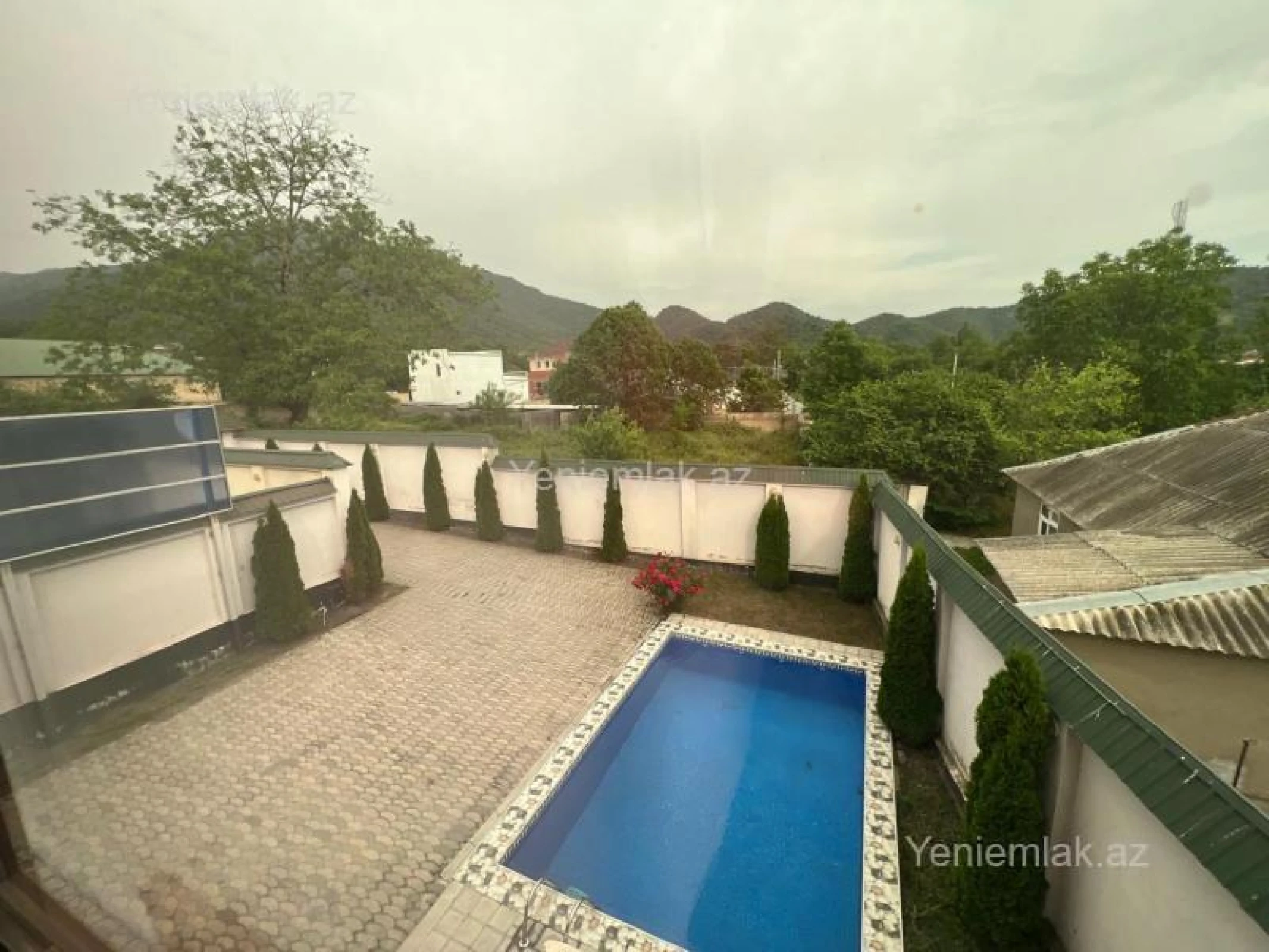 Satılır 5 otaqlı həyət evi 185 m²