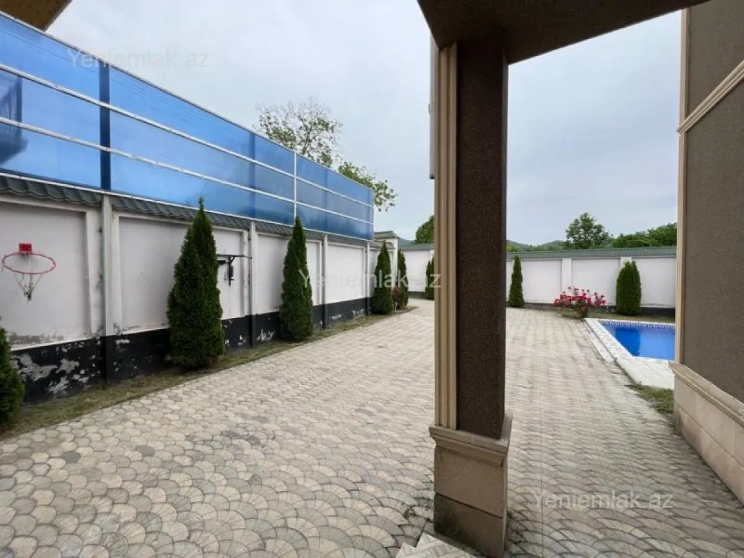 Satılır 5 otaqlı həyət evi 185 m²