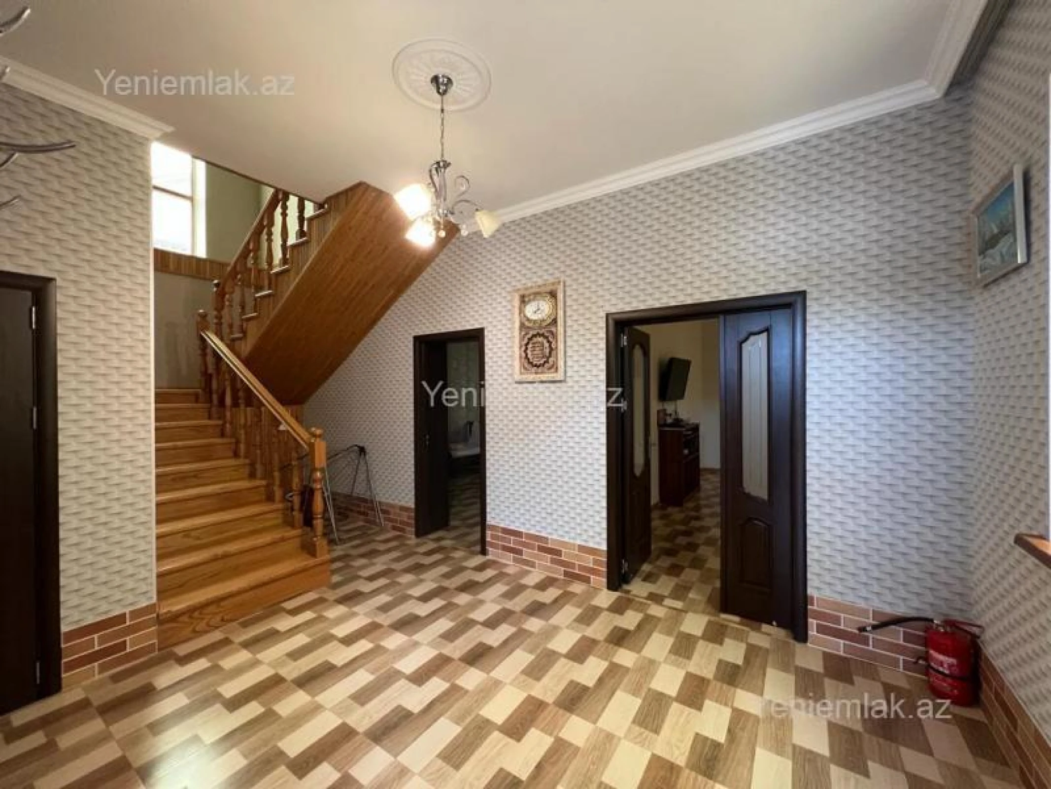 Satılır 5 otaqlı həyət evi 185 m²