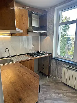 Satılır 2 otaqlı köhnə tikili 50 m²