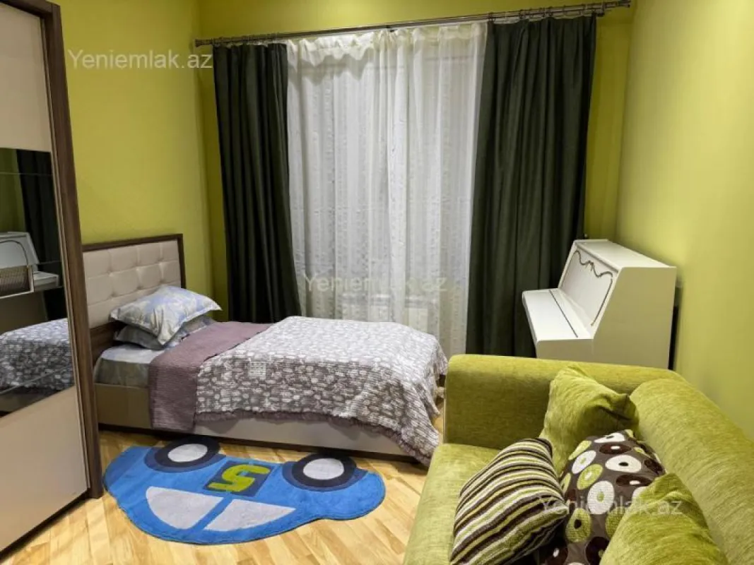 Satılır 3 otaqlı yeni tikili 140 m²