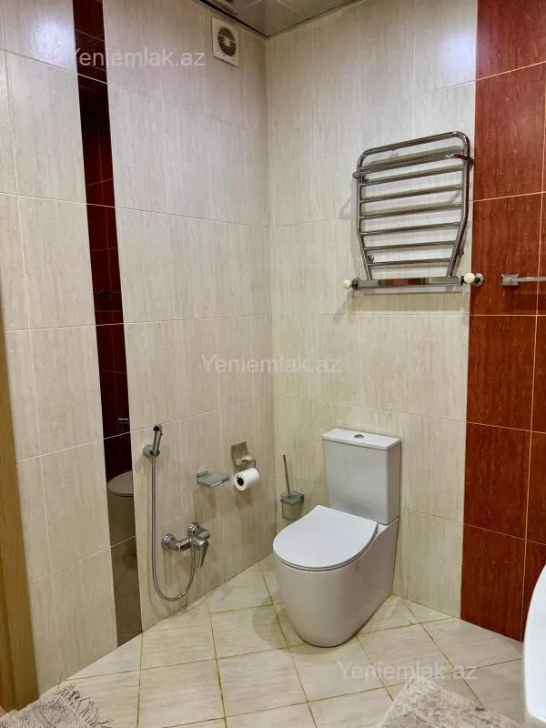 Satılır 3 otaqlı yeni tikili 140 m²