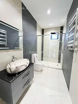 Satılır 4 otaqlı həyət evi 182 m²