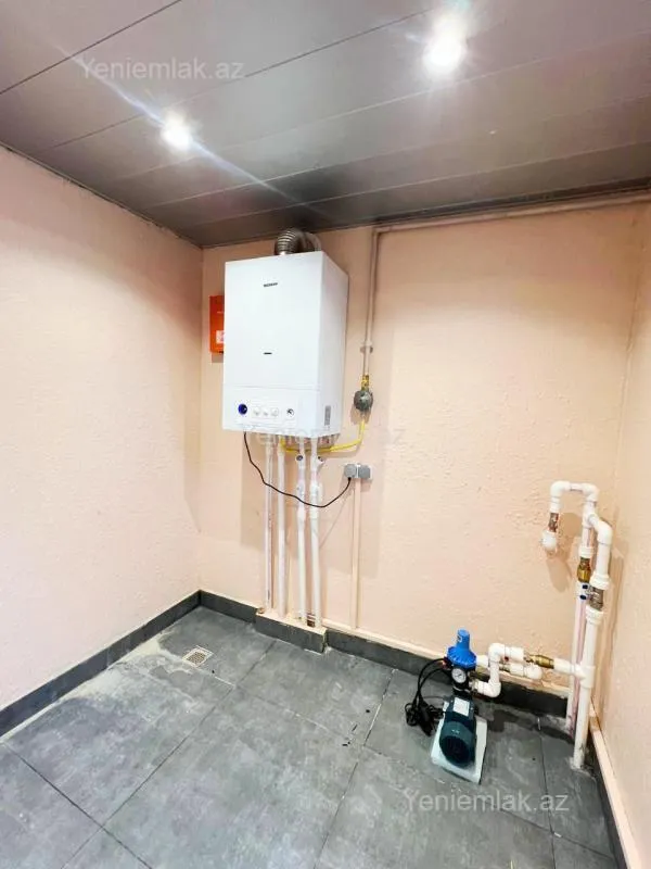 Satılır 4 otaqlı həyət evi 182 m²