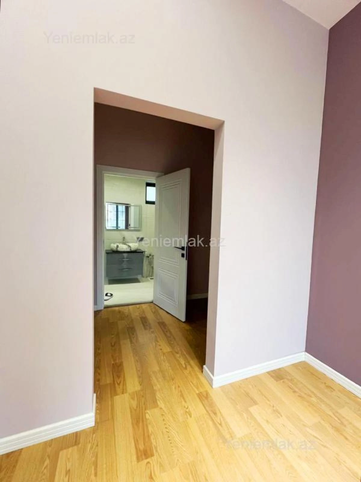 Satılır 4 otaqlı həyət evi 182 m²