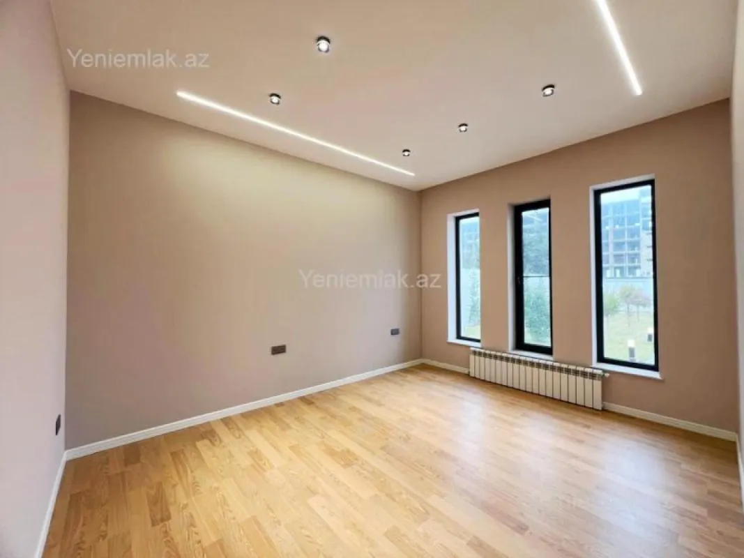 Satılır 4 otaqlı həyət evi 182 m²