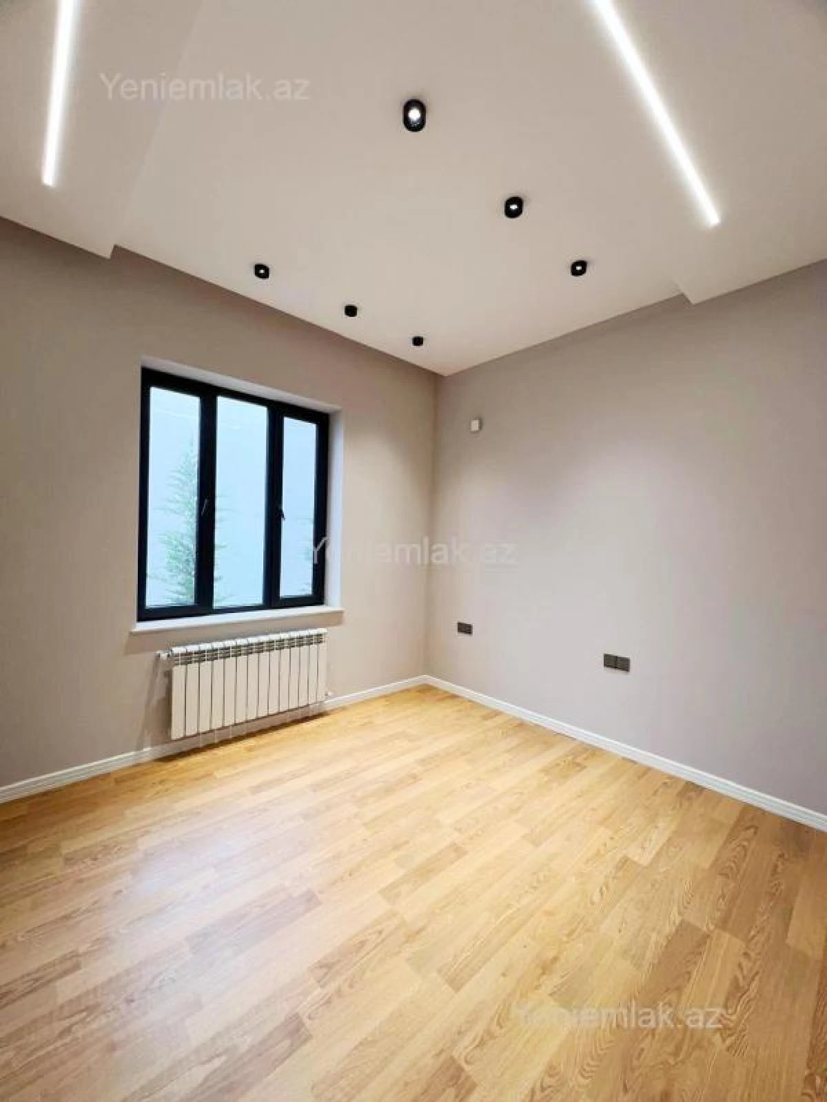Satılır 4 otaqlı həyət evi 182 m²
