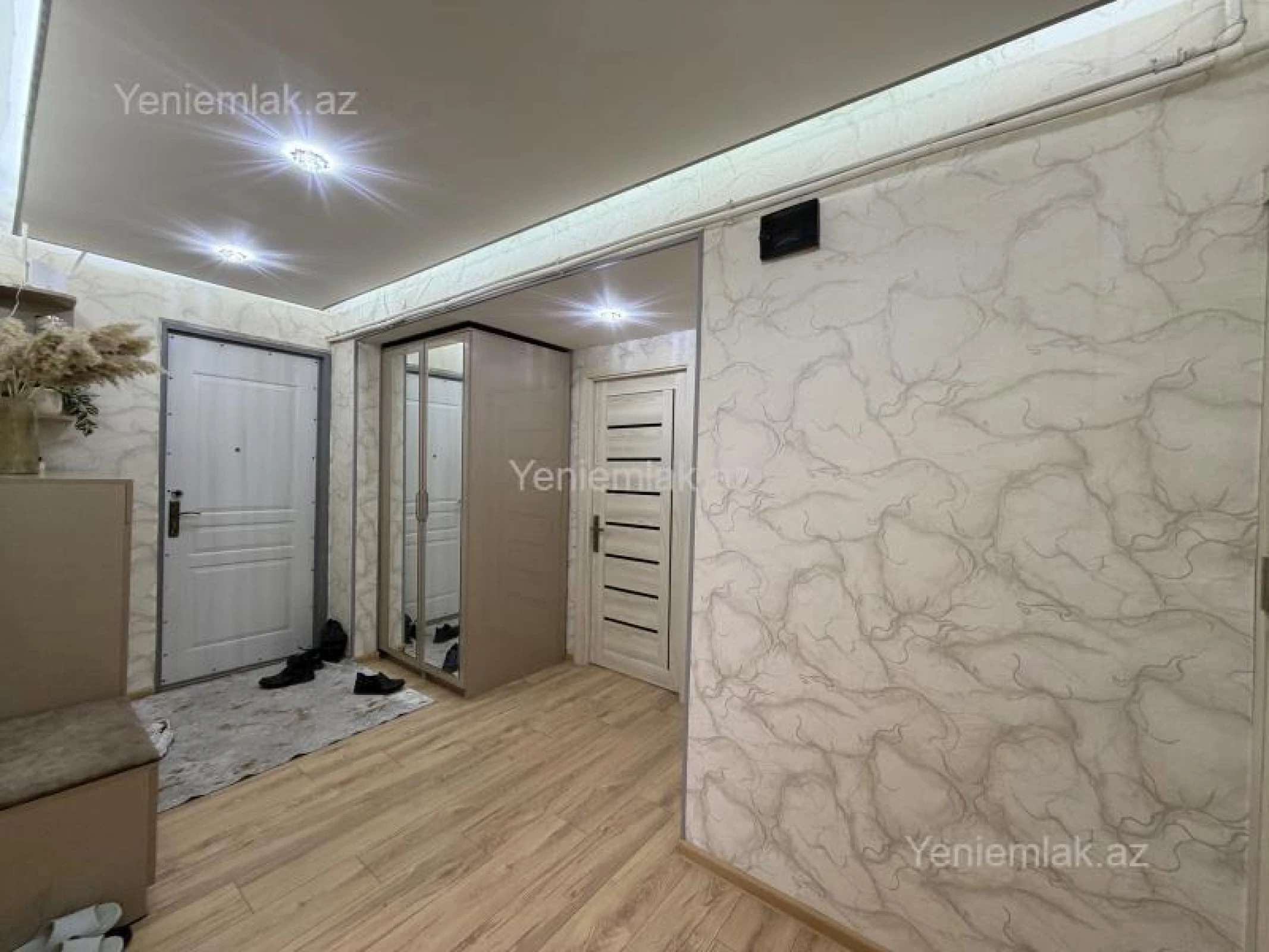 Satılır 3 otaqlı köhnə tikili 74 m²
