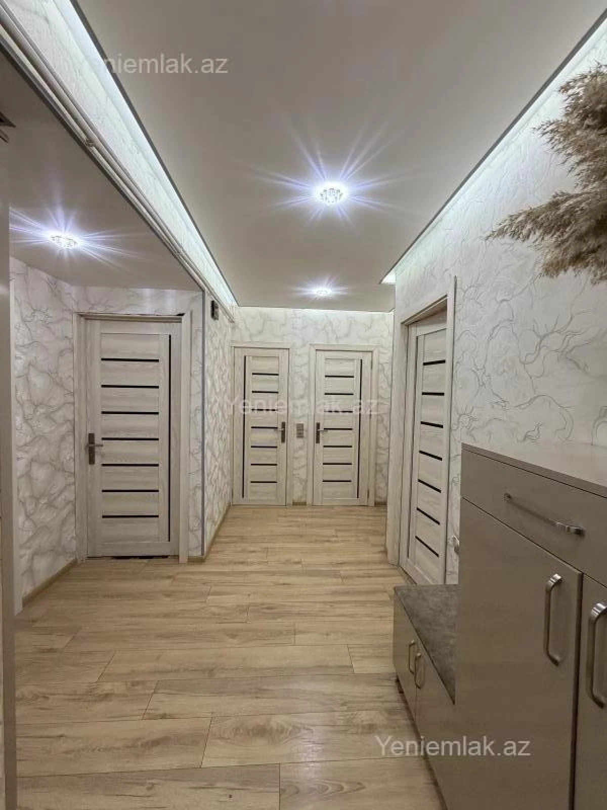 Satılır 3 otaqlı köhnə tikili 74 m²