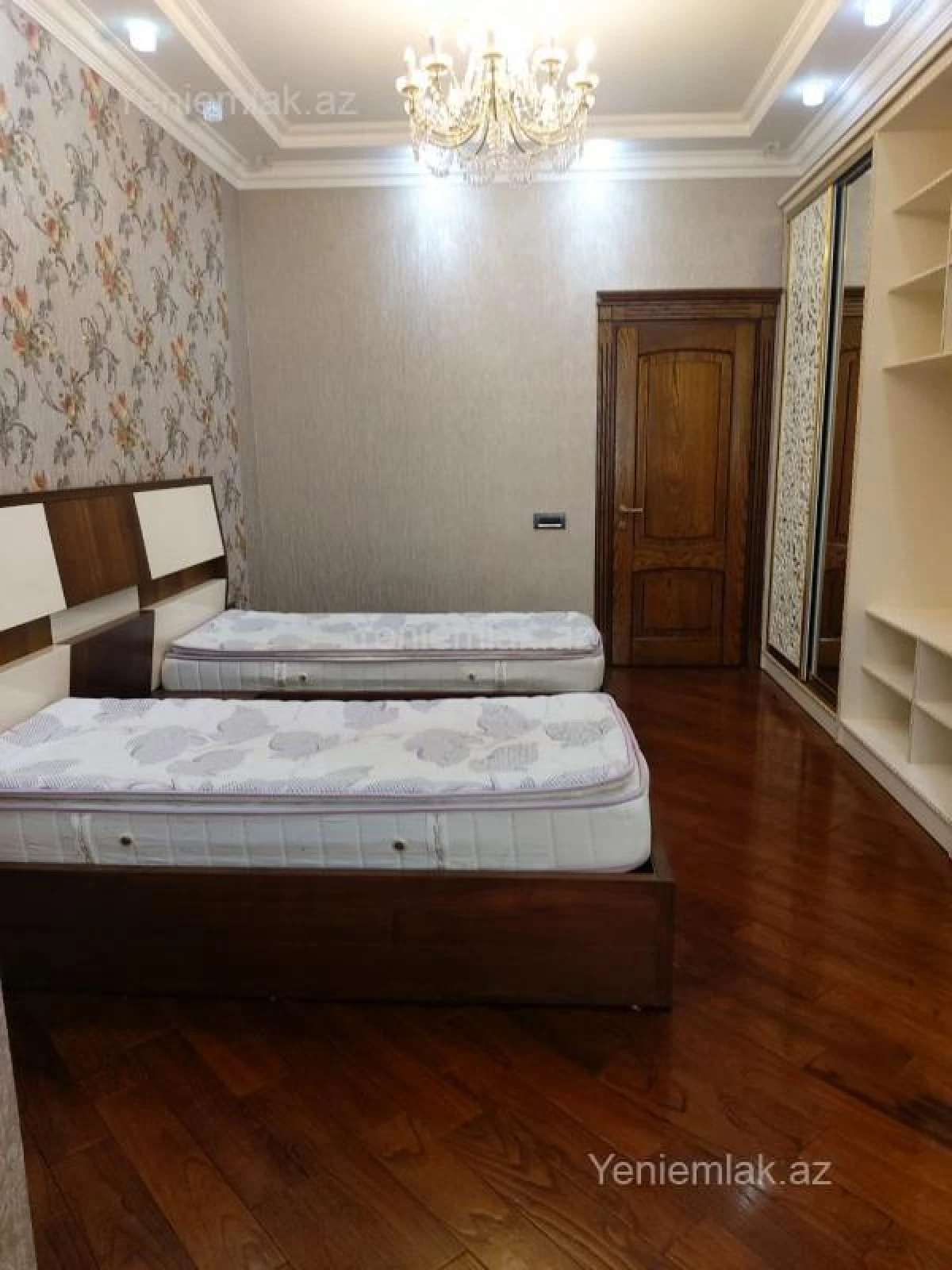 Satılır 3 otaqlı yeni tikili 160 m²