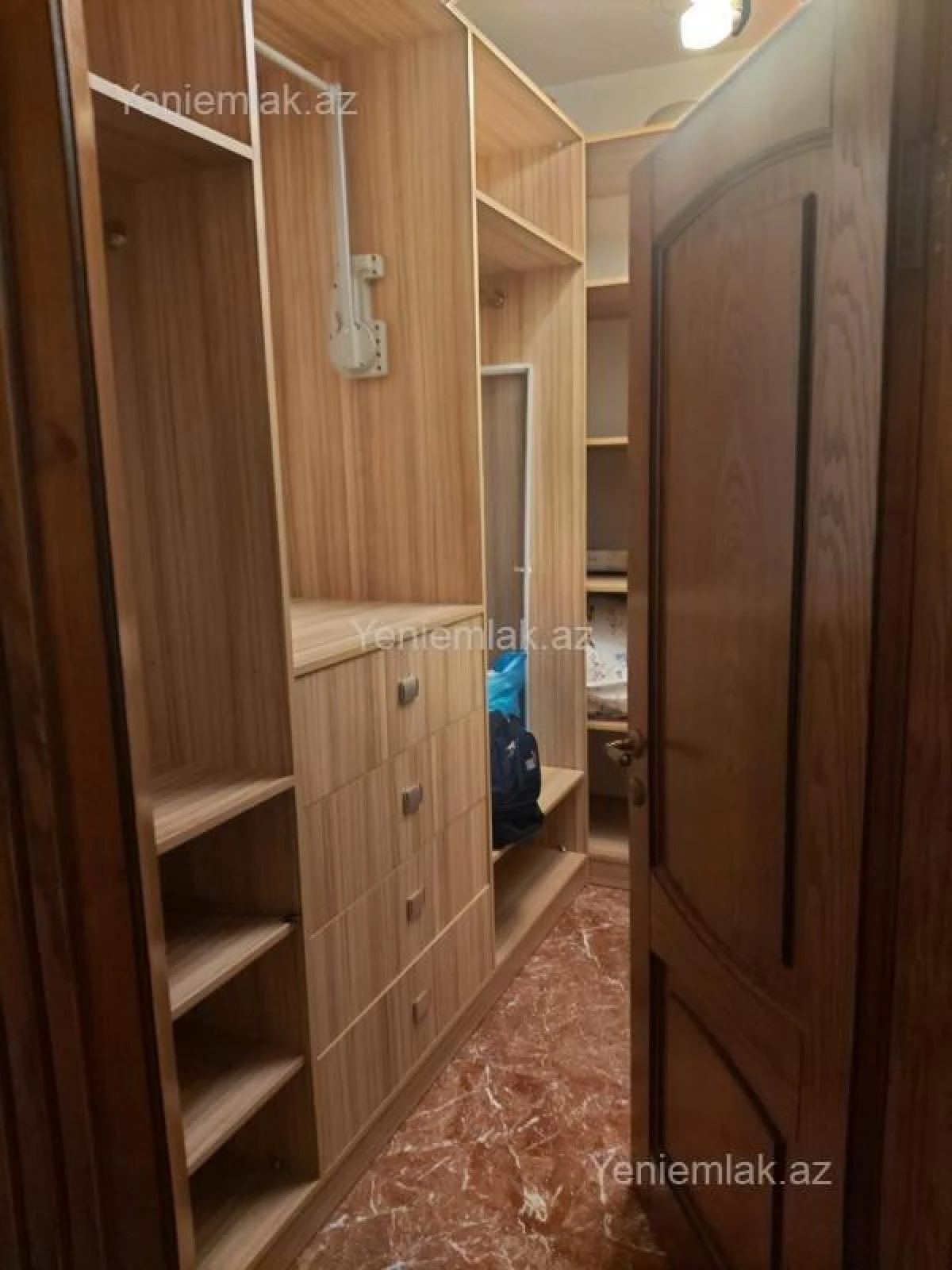 Satılır 3 otaqlı yeni tikili 160 m²