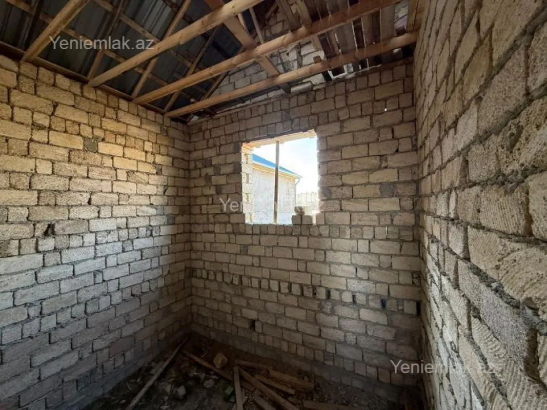 Satılır 4 otaqlı həyət evi 140 m²