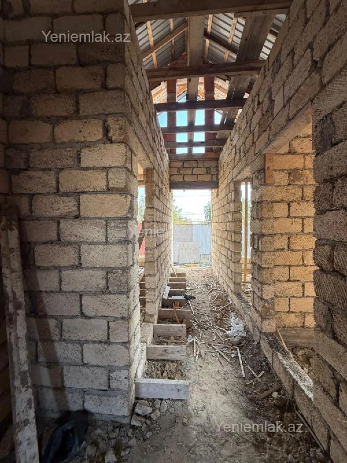 Satılır 4 otaqlı həyət evi 140 m²