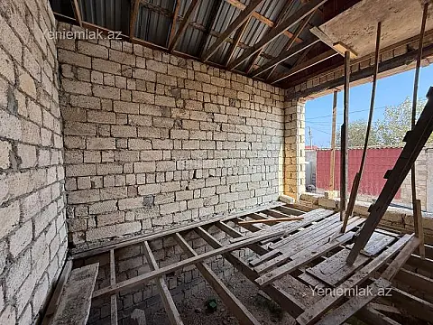 Satılır 4 otaqlı həyət evi 140 m²