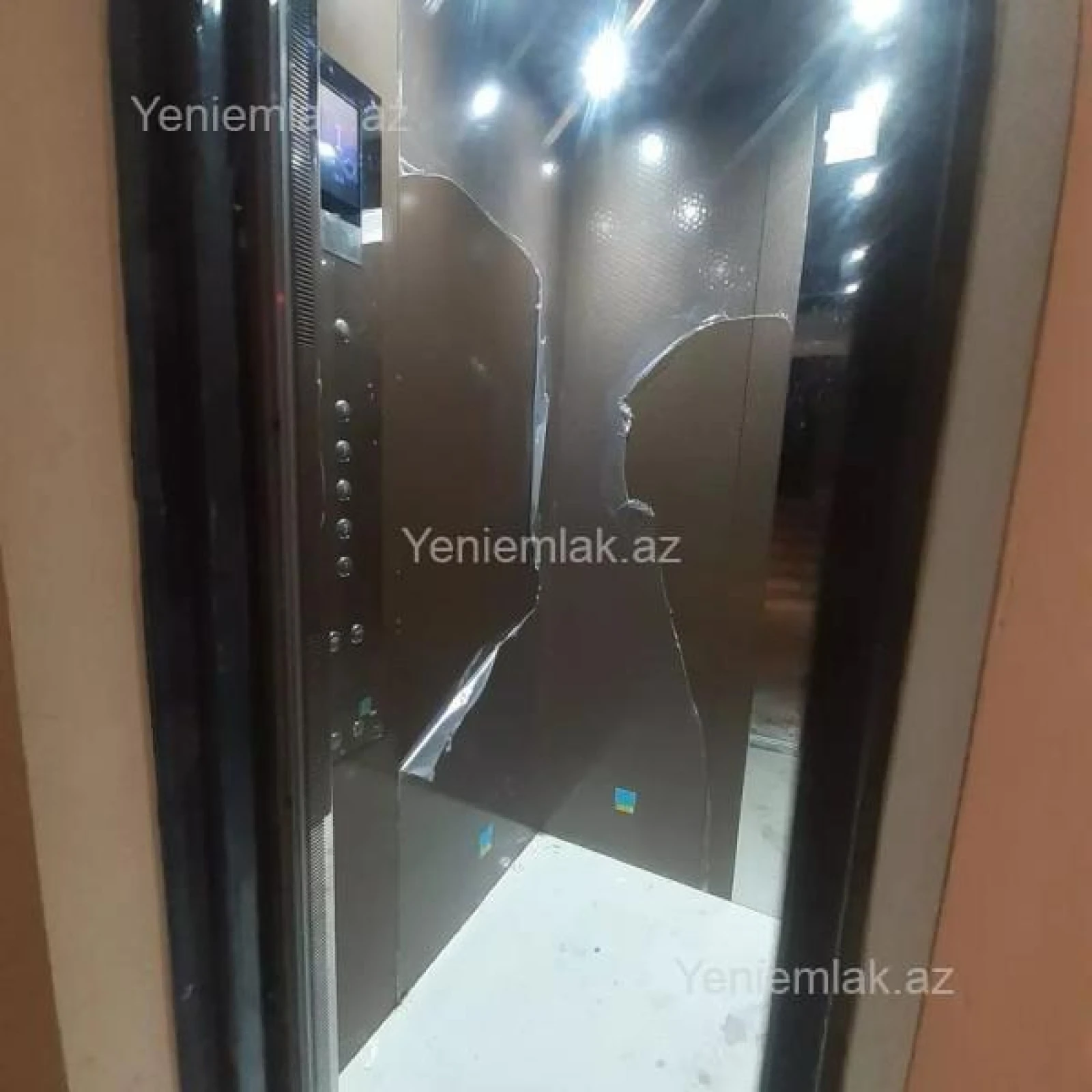 Satılır 2 otaqlı köhnə tikili 55 m²