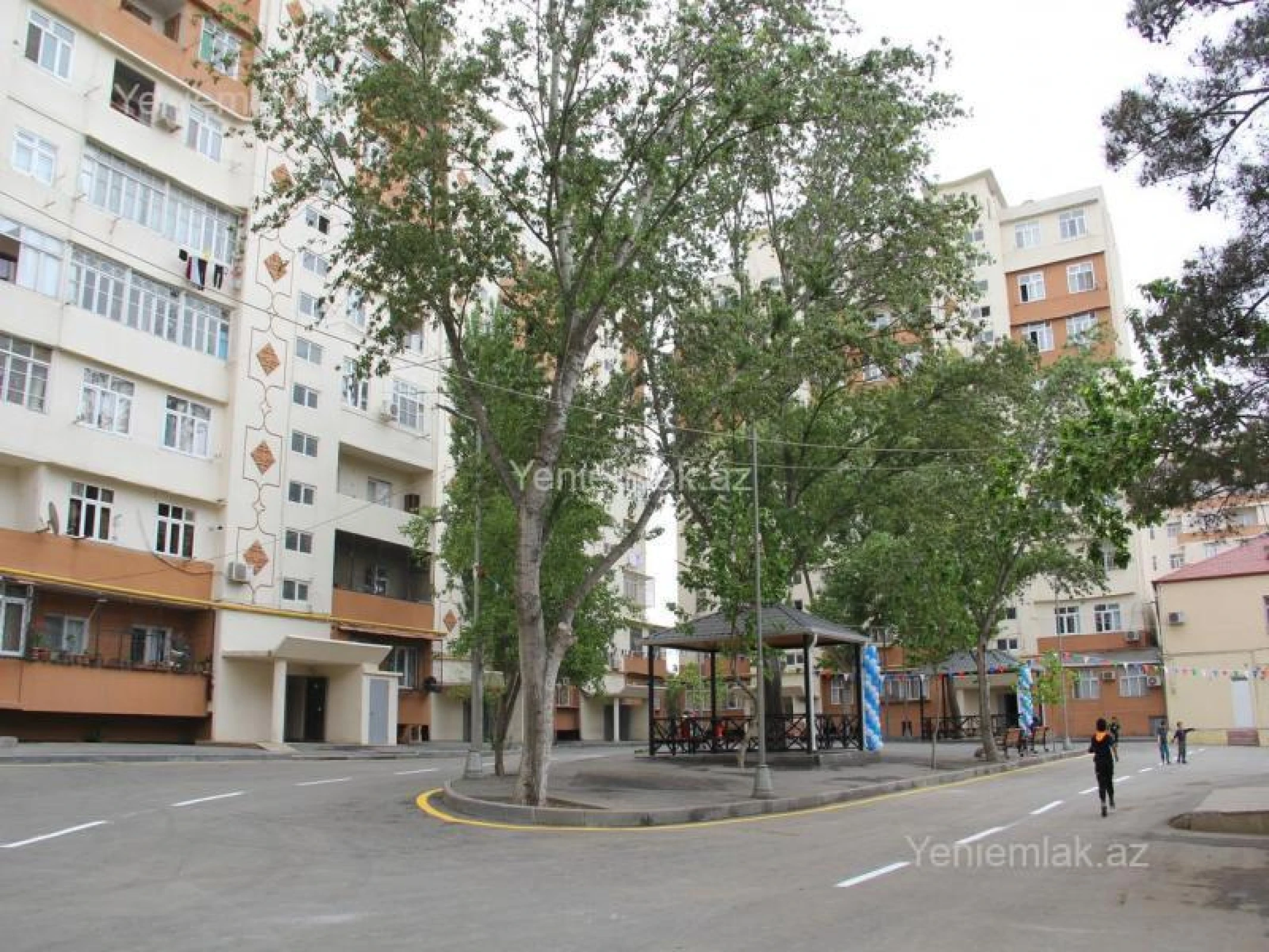 Satılır 2 otaqlı köhnə tikili 55 m²