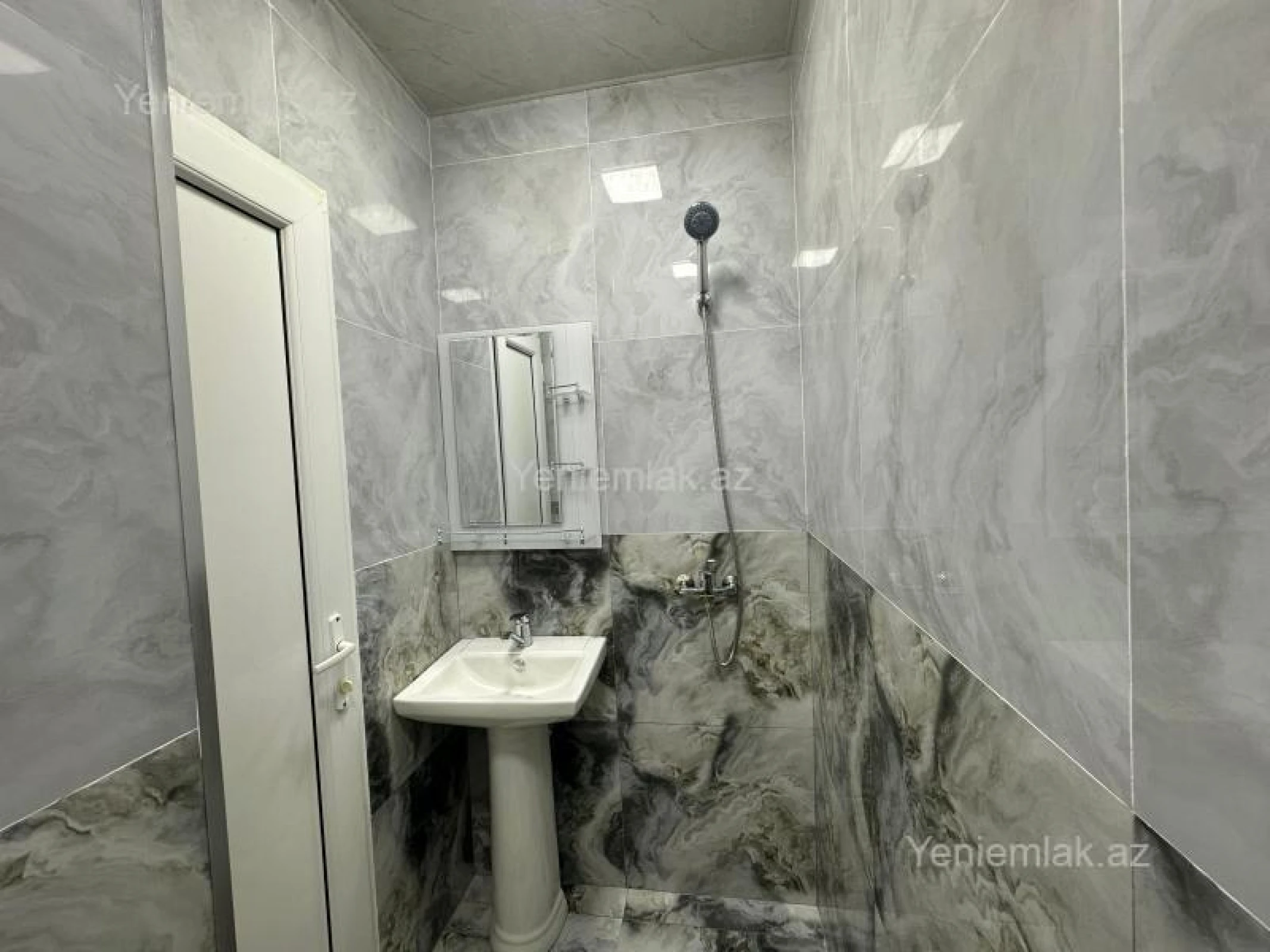 Satılır 2 otaqlı köhnə tikili 33 m²