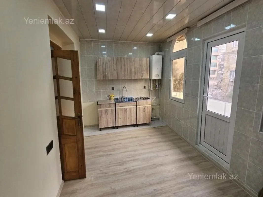 Satılır 2 otaqlı köhnə tikili 45 m²