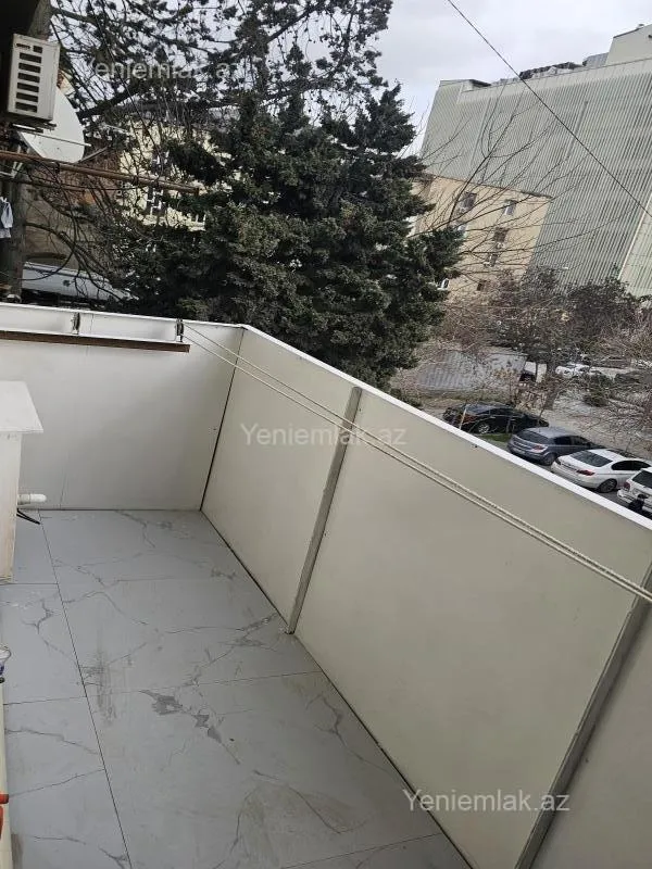 Satılır 2 otaqlı köhnə tikili 45 m²