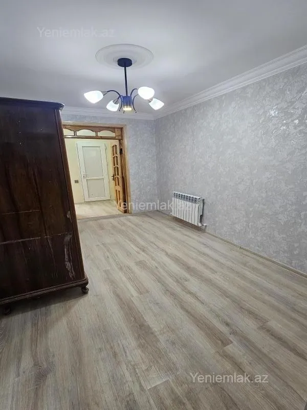 Satılır 2 otaqlı köhnə tikili 45 m²