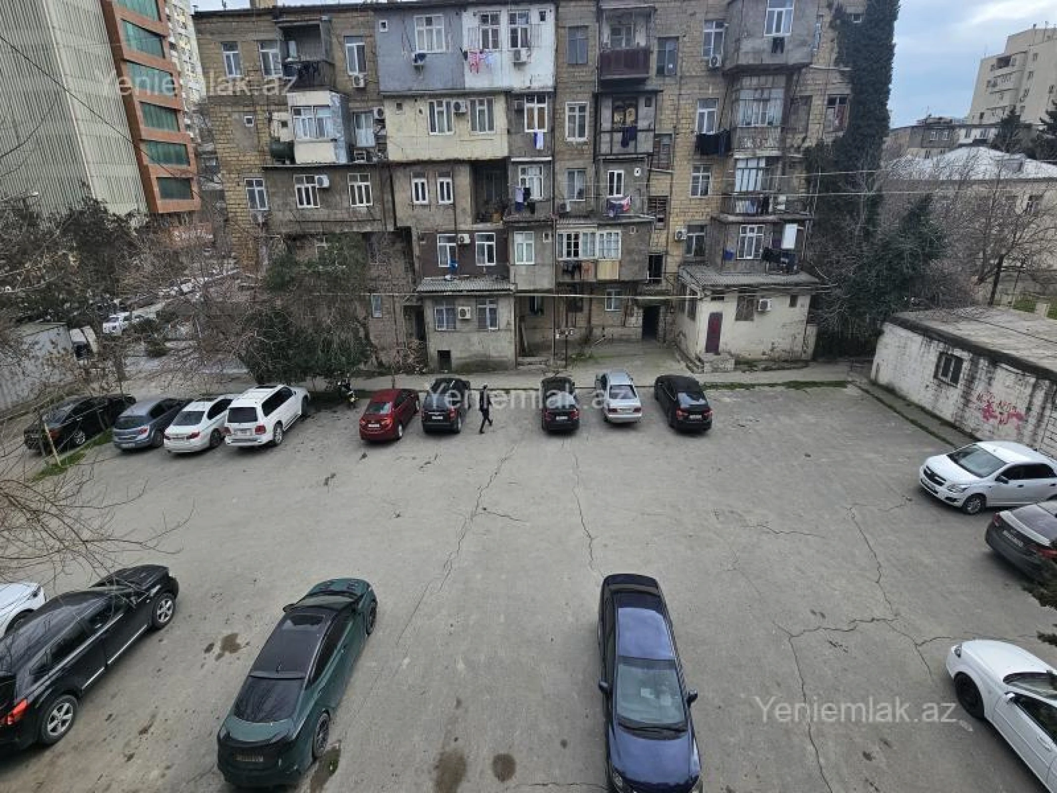 Satılır 2 otaqlı köhnə tikili 45 m²