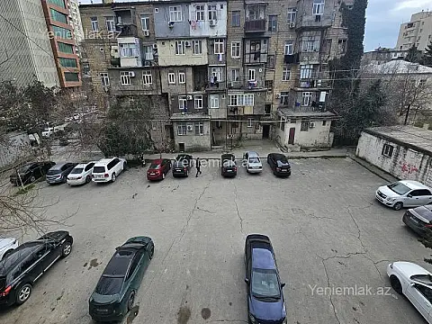 Satılır 2 otaqlı köhnə tikili 45 m²