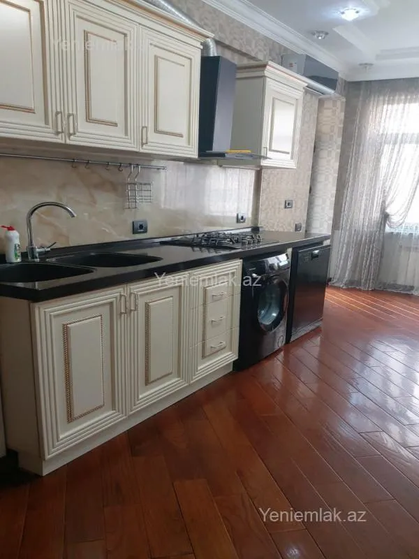 Satılır 3 otaqlı yeni tikili 150 m²