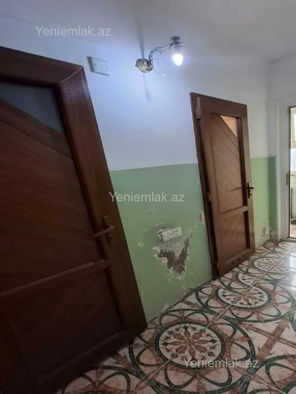 Satılır 2 otaqlı köhnə tikili 60 m²