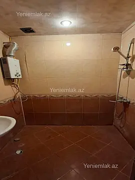 Satılır 2 otaqlı köhnə tikili 60 m²