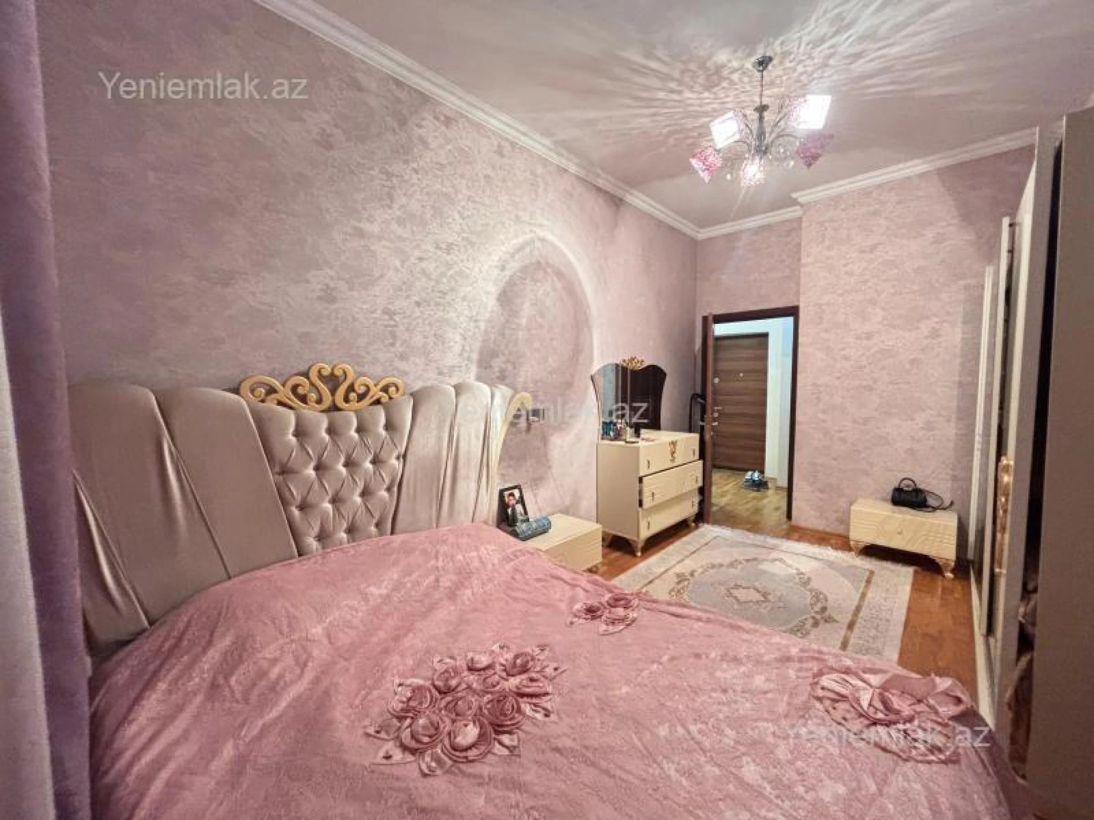 Satılır 2 otaqlı yeni tikili 70 m²