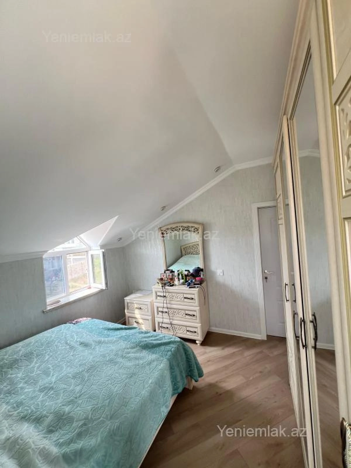 Satılır 5 otaqlı həyət evi 150 m²