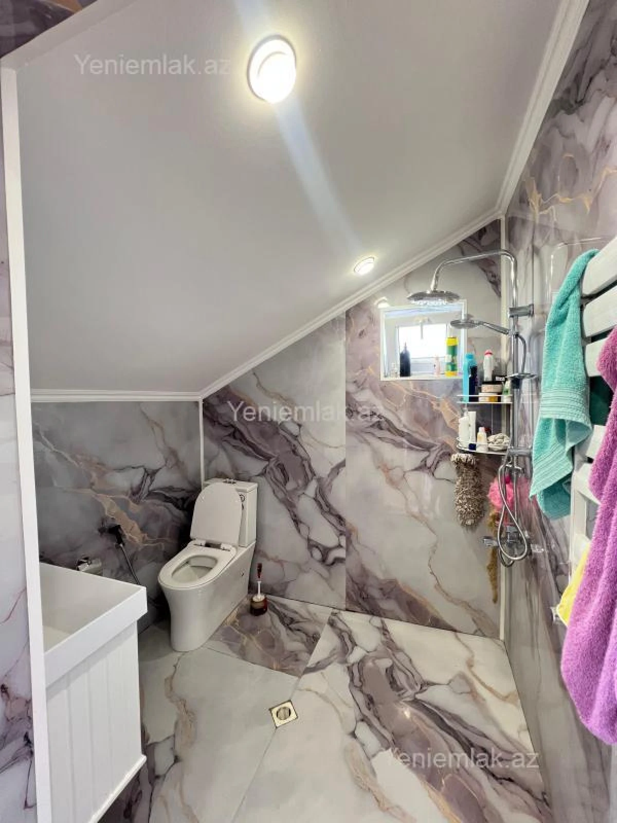 Satılır 5 otaqlı həyət evi 150 m²