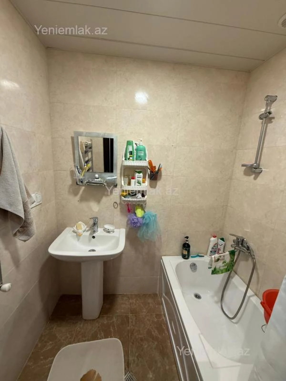 Satılır 3 otaqlı yeni tikili 77 m²