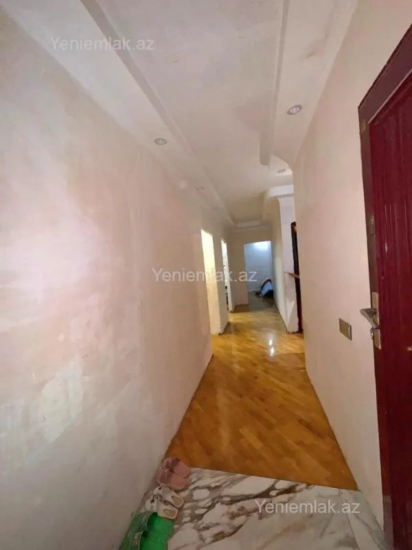 Satılır 5 otaqlı köhnə tikili 100 m²