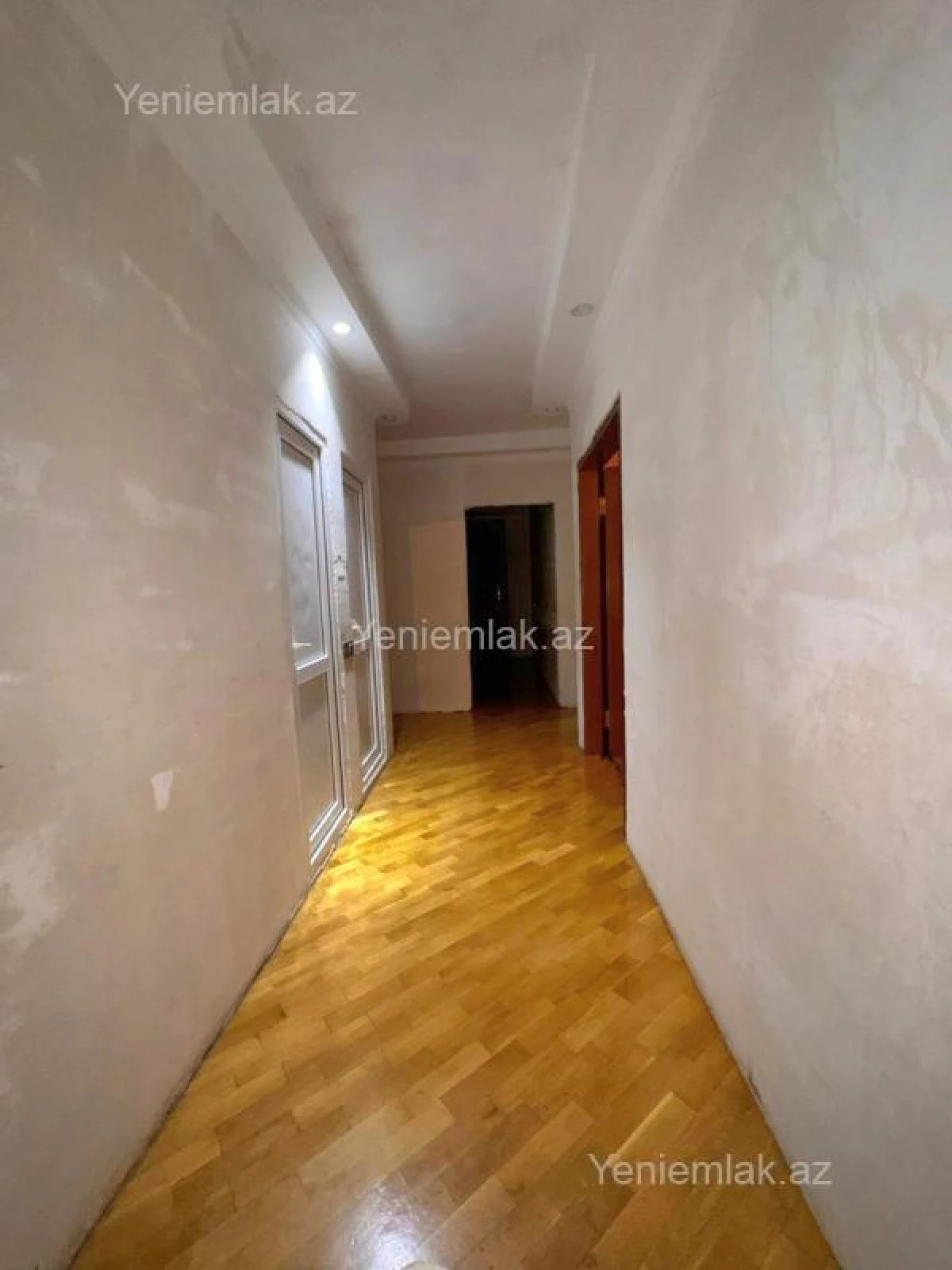 Satılır 5 otaqlı köhnə tikili 100 m²