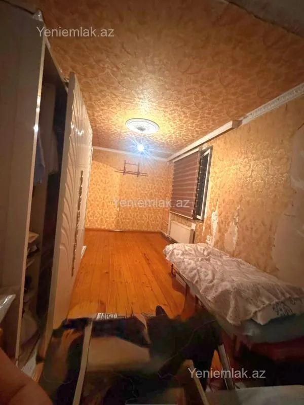 Satılır 5 otaqlı köhnə tikili 100 m²