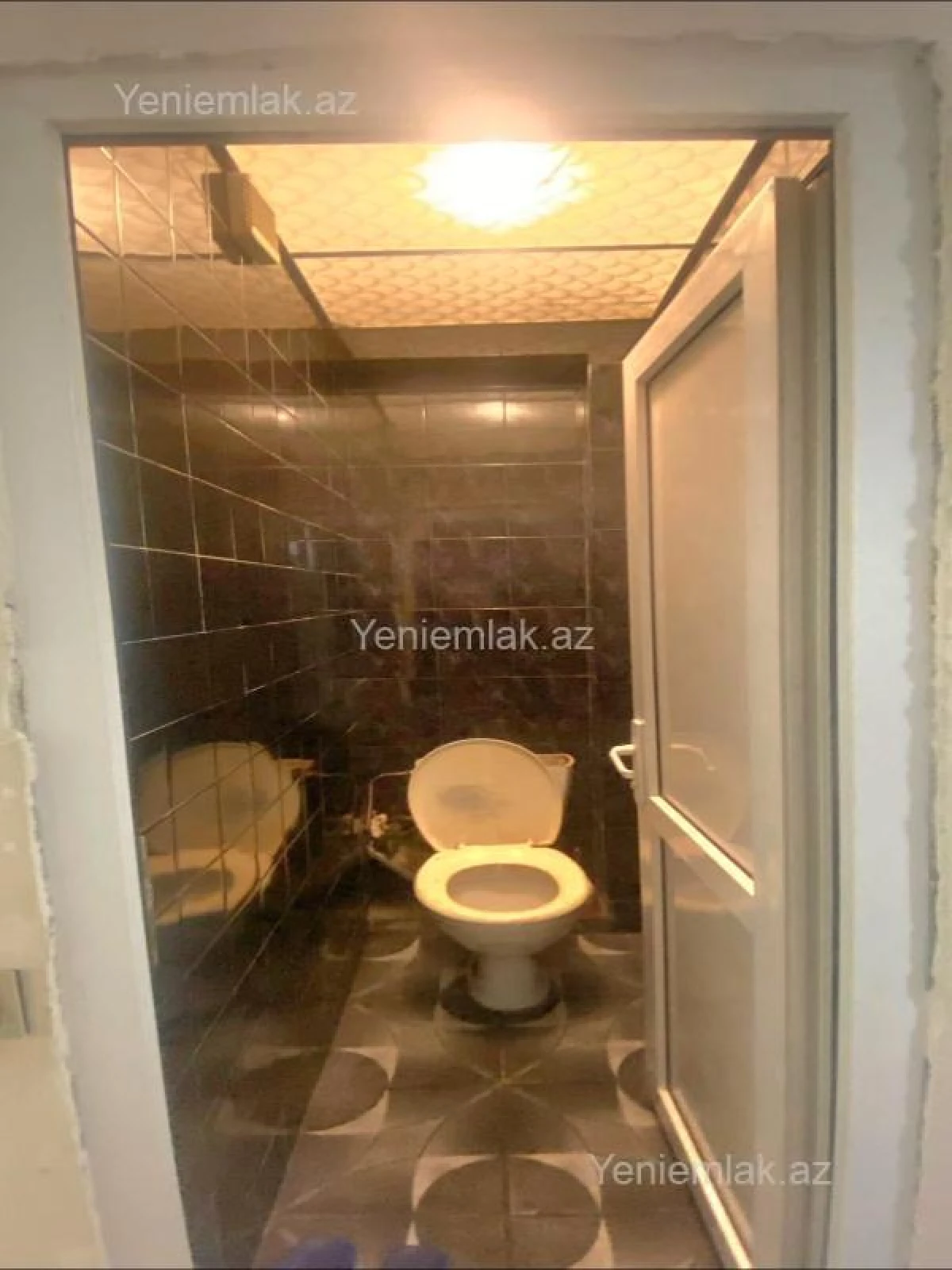 Satılır 5 otaqlı köhnə tikili 100 m²