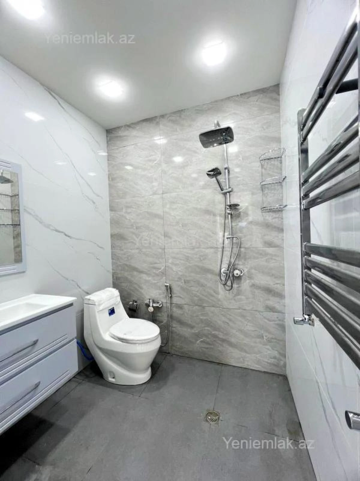 Satılır 5 otaqlı həyət evi 205 m²