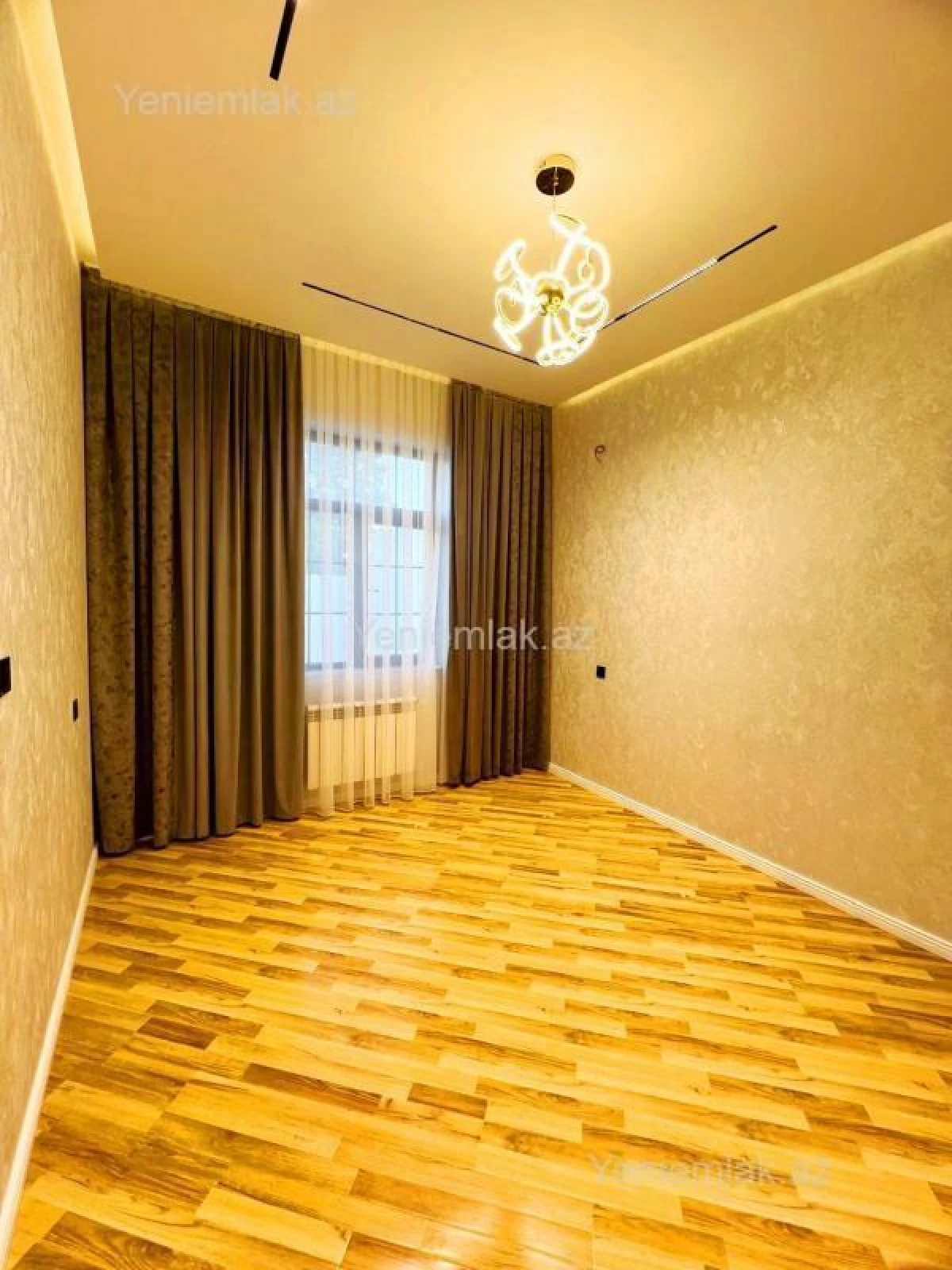 Satılır 5 otaqlı həyət evi 205 m²