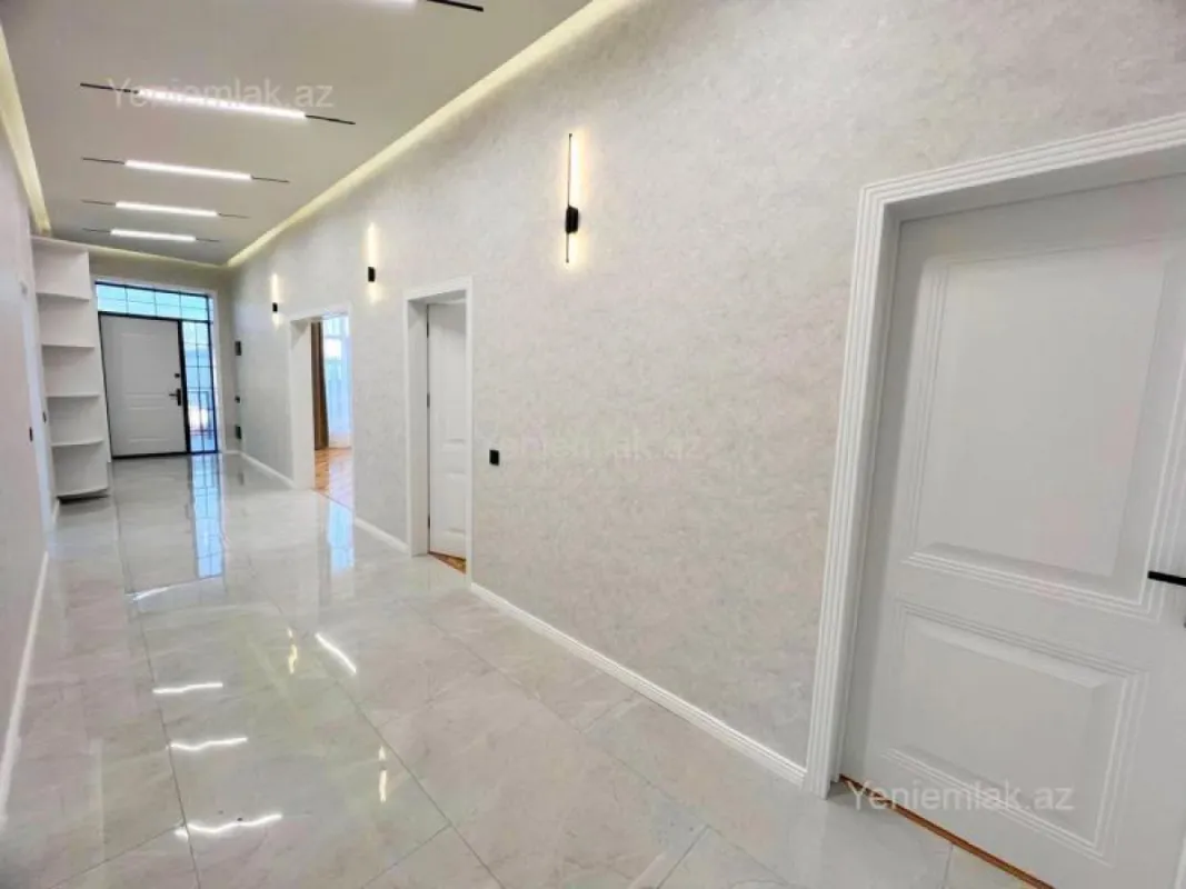 Satılır 5 otaqlı həyət evi 205 m²