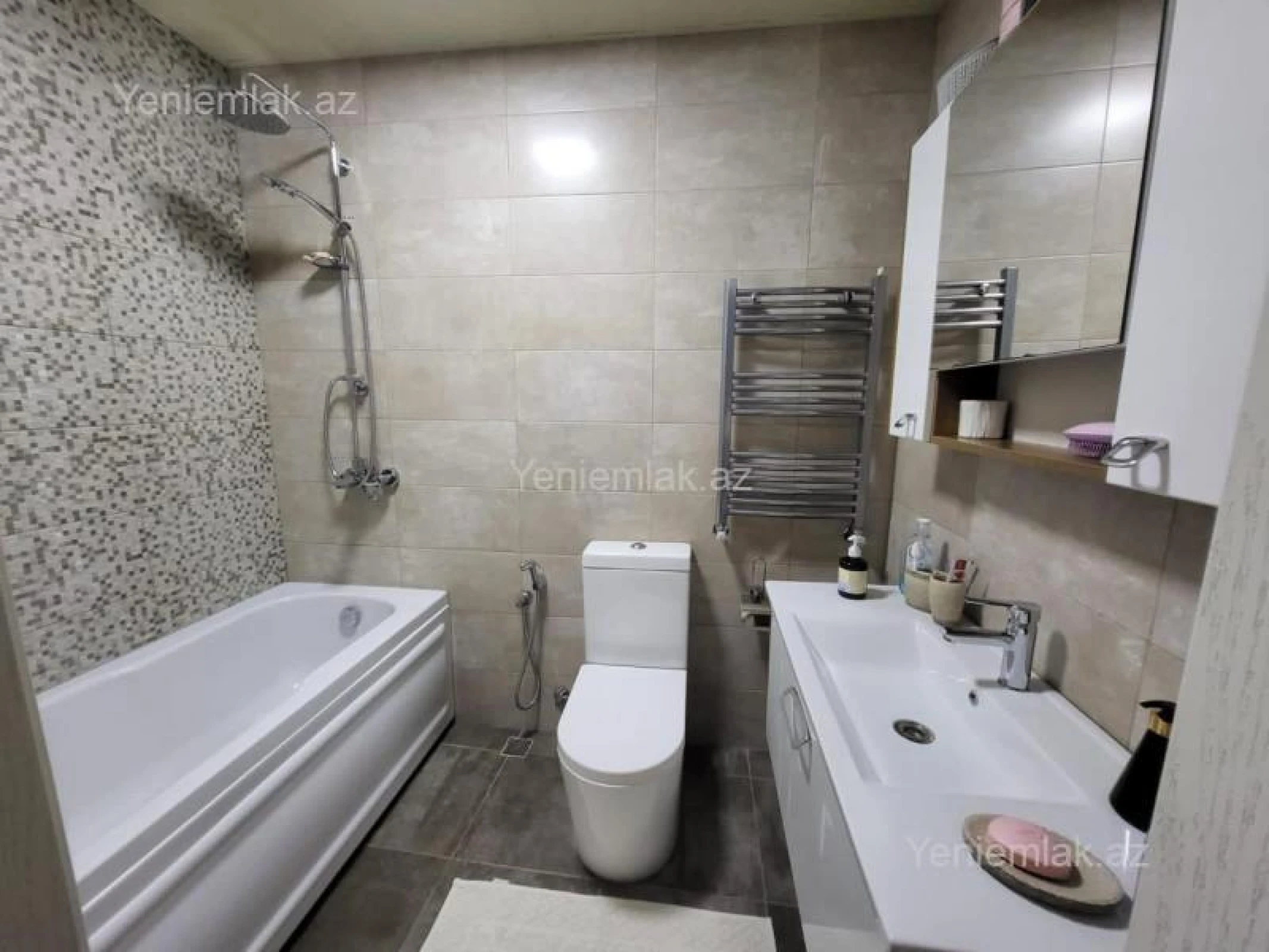 Satılır 3 otaqlı yeni tikili 95.5 m²