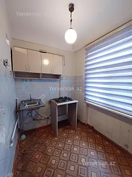 Satılır 3 otaqlı köhnə tikili 85 m²