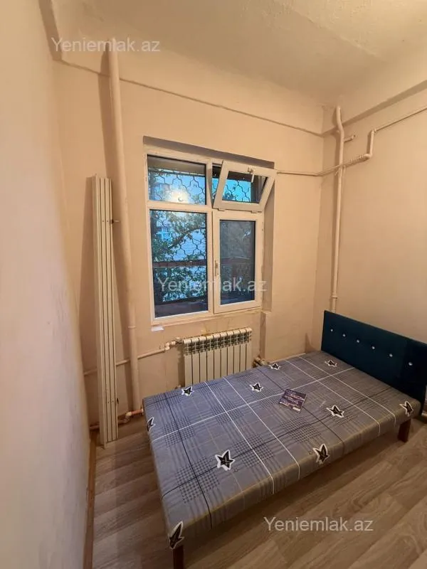 Satılır 1 otaqlı köhnə tikili 30 m²