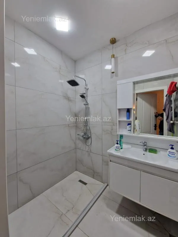 Satılır 3 otaqlı yeni tikili 107 m²