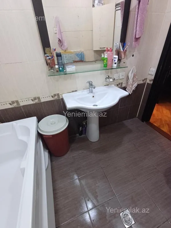 Satılır 3 otaqlı köhnə tikili 63 m²