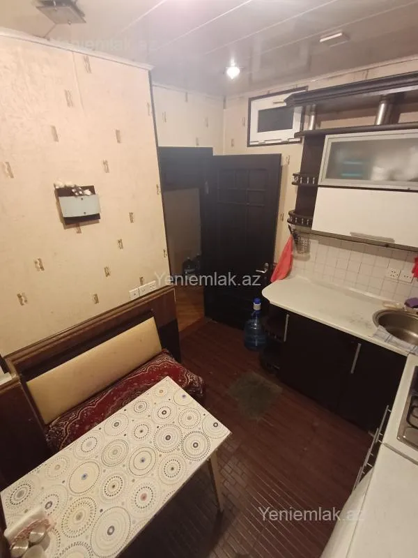 Satılır 3 otaqlı köhnə tikili 63 m²
