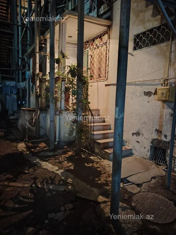Satılır 2 otaqlı köhnə tikili 35 m²