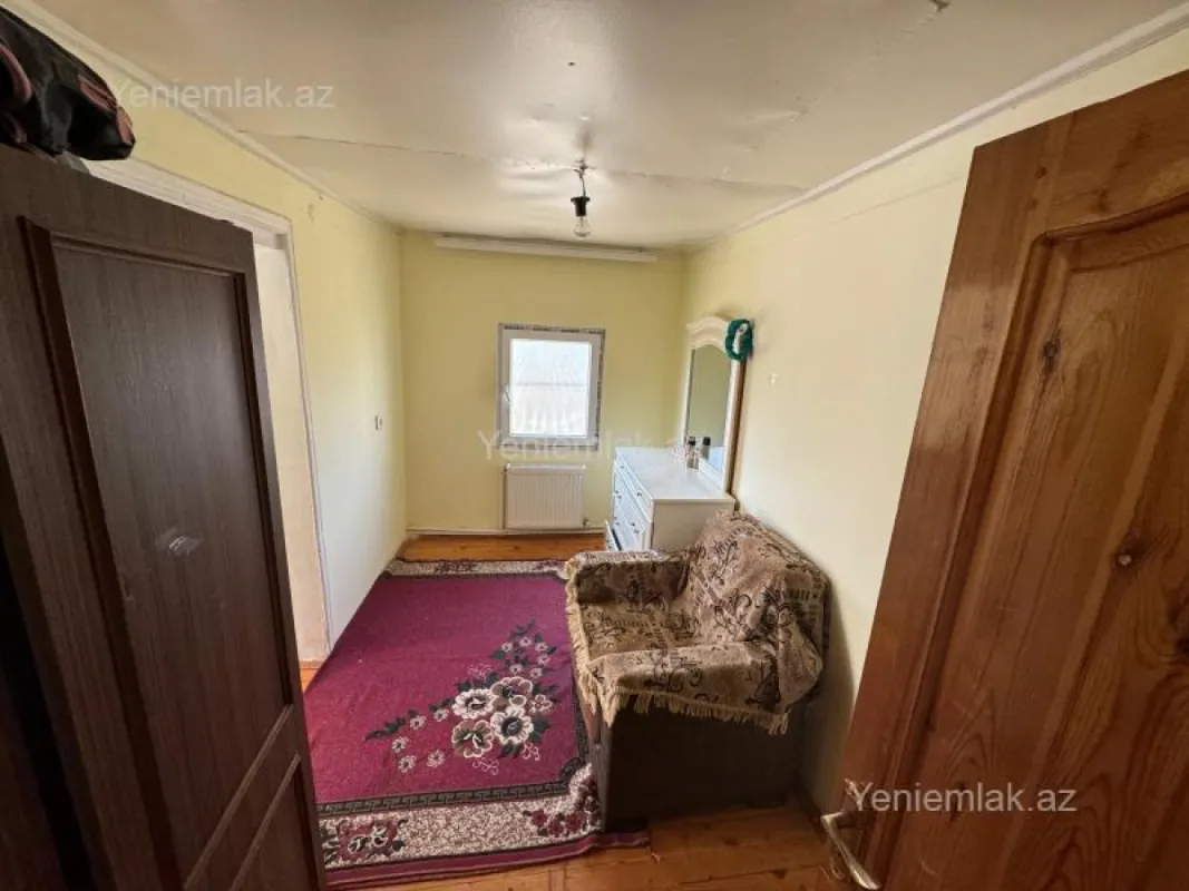 Satılır 4 otaqlı həyət evi 100 m²