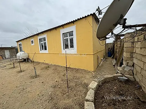 Satılır 4 otaqlı həyət evi 100 m²