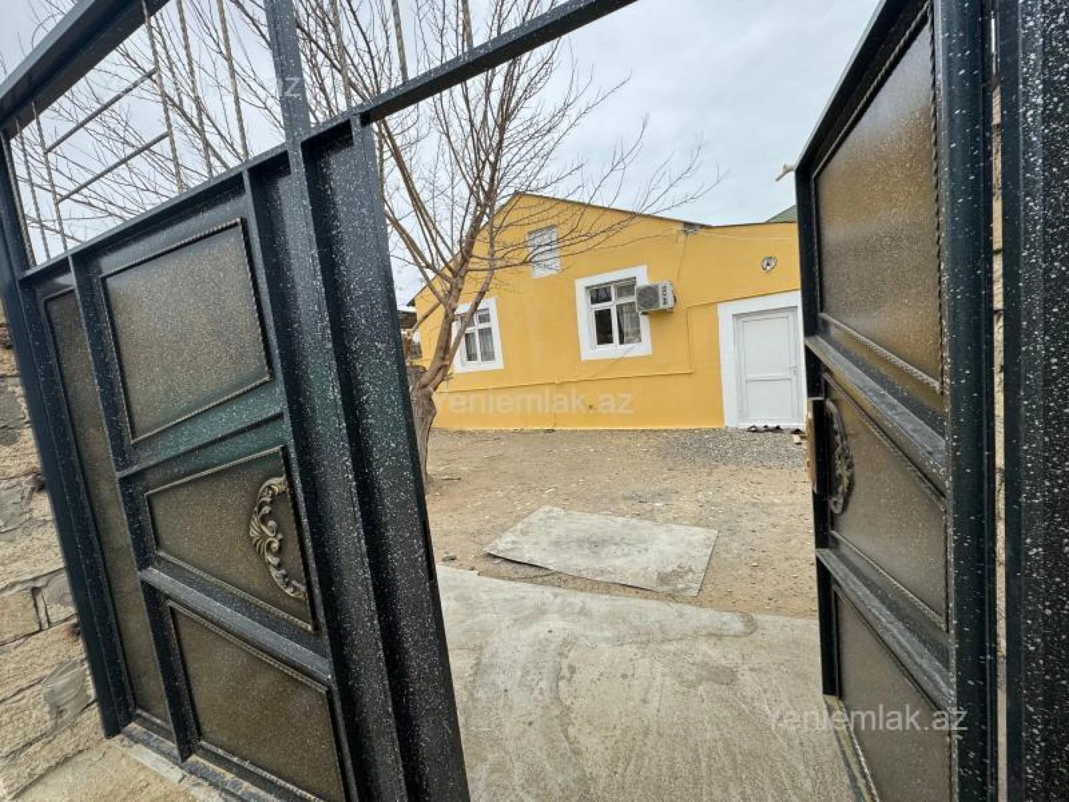Satılır 4 otaqlı həyət evi 100 m²